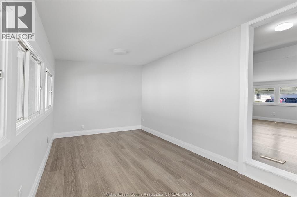 270 BEVERLY photo 3