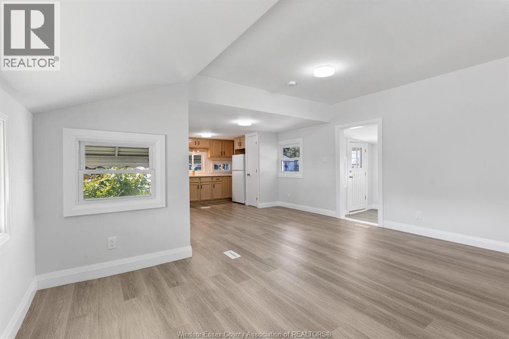 270 BEVERLY photo 4