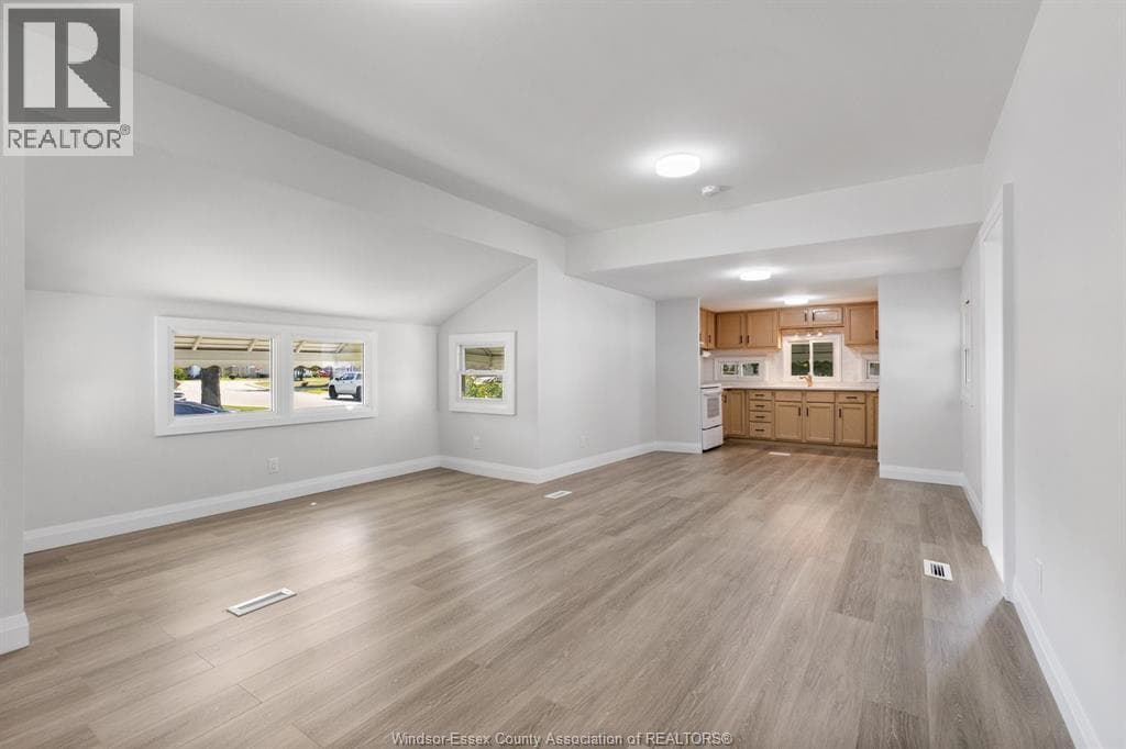 270 BEVERLY photo 5