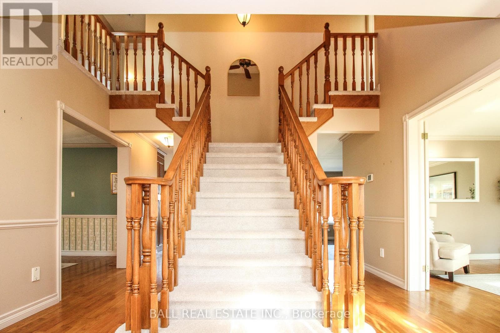 1166 SUMMIT DRIVE photo 4