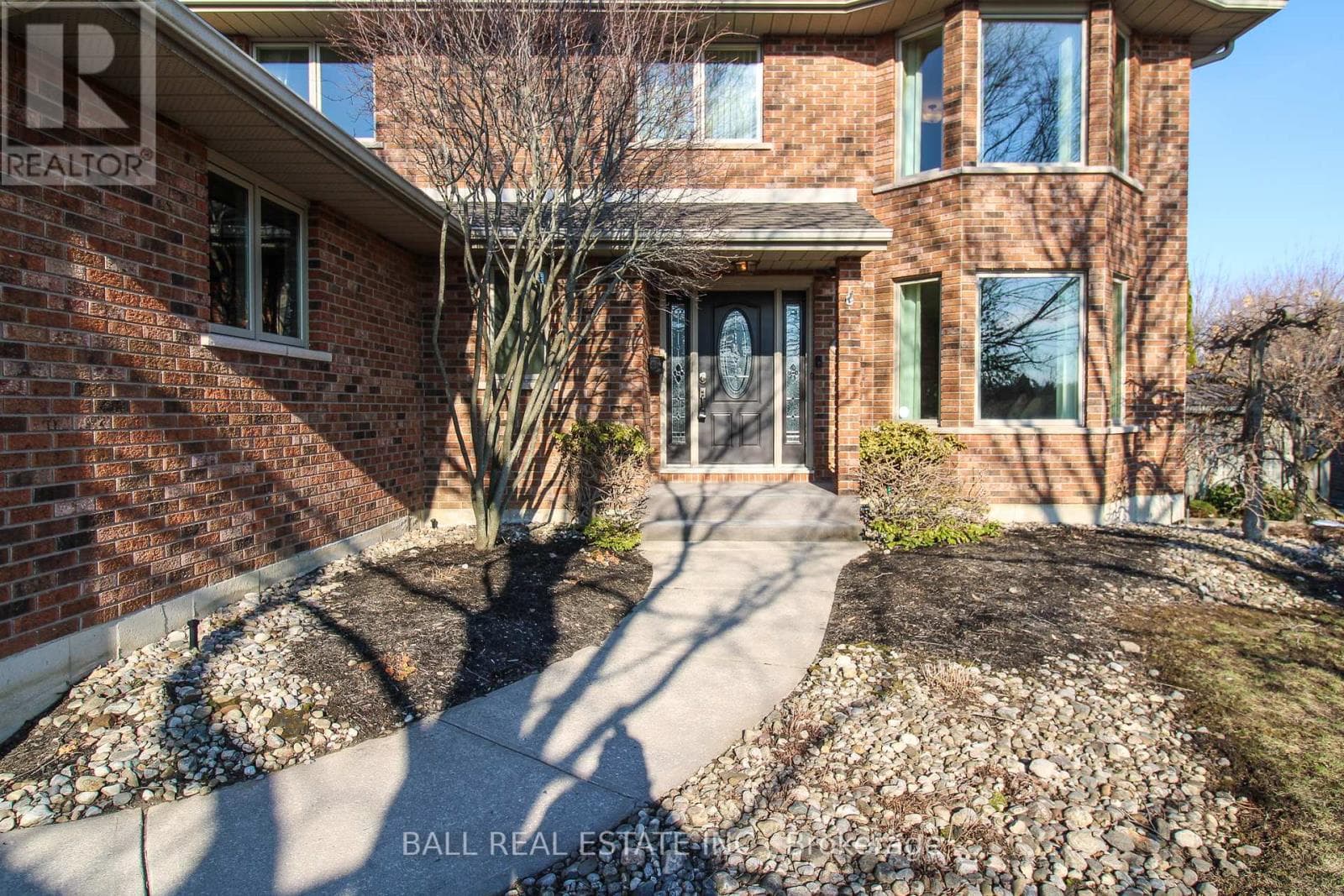 1166 SUMMIT DRIVE photo 3