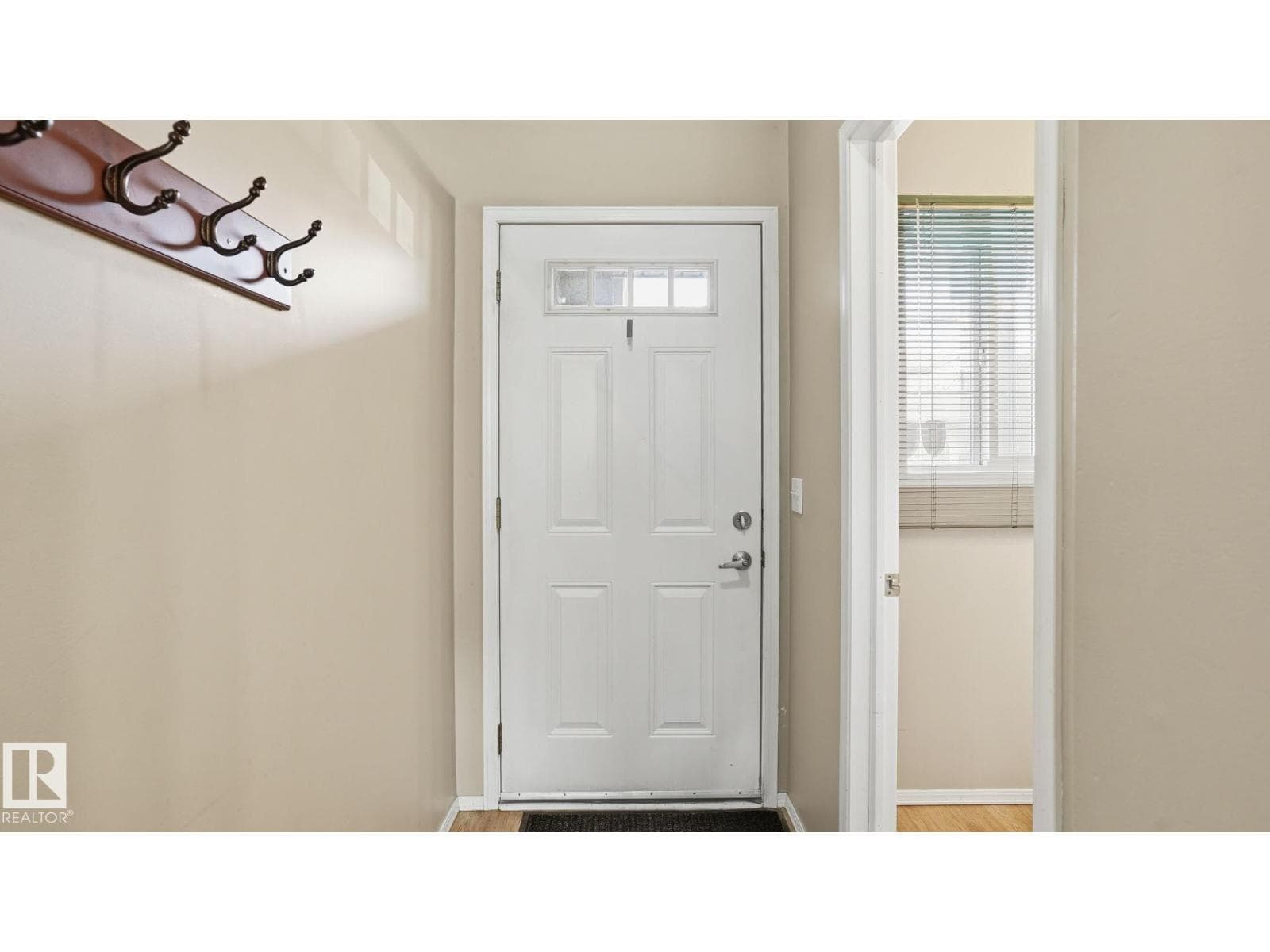 47 Vaughn AV photo 4