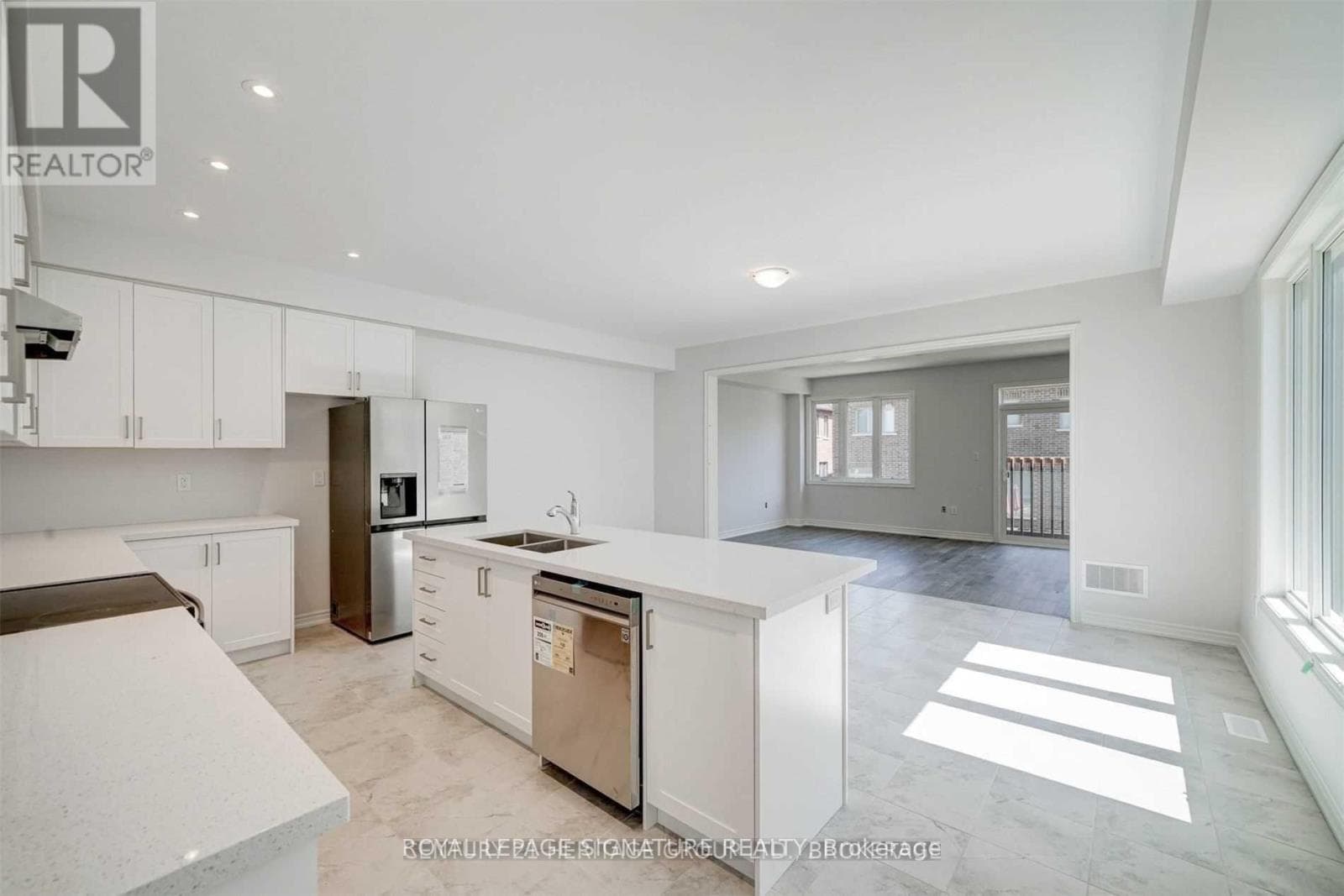 5 FREDERICK TAYLOR WAY photo 2