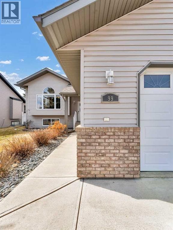 99 Greystone Close — photo 4