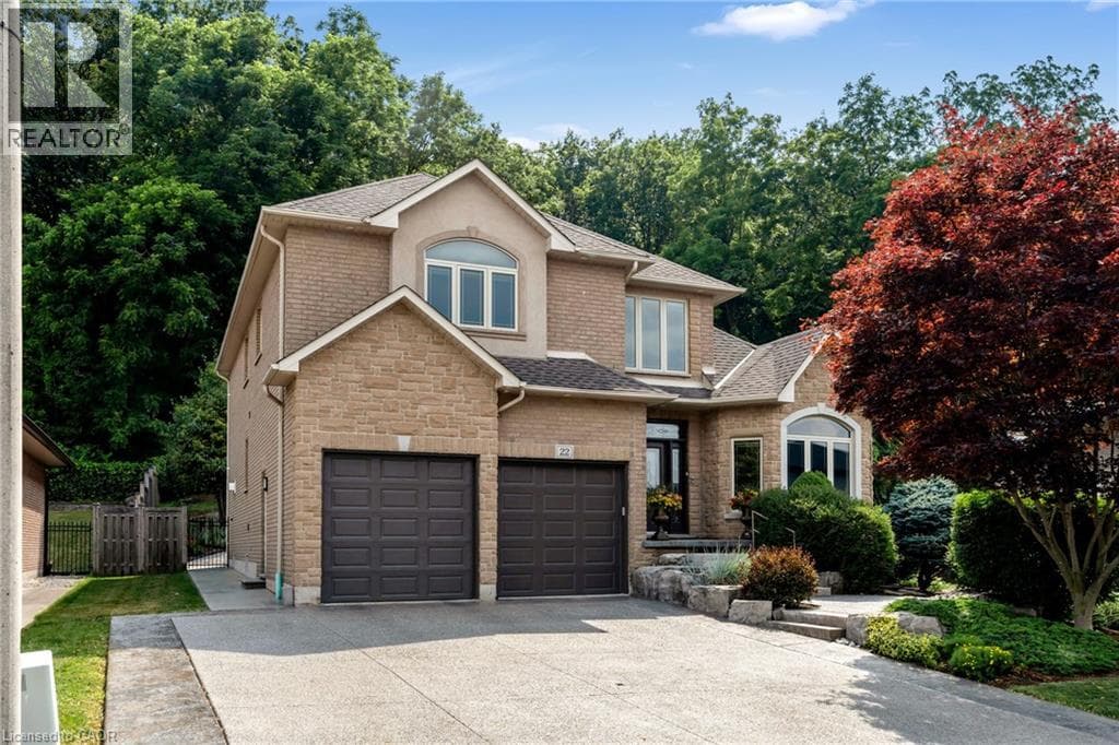 22 SHADELAND Crescent photo 2