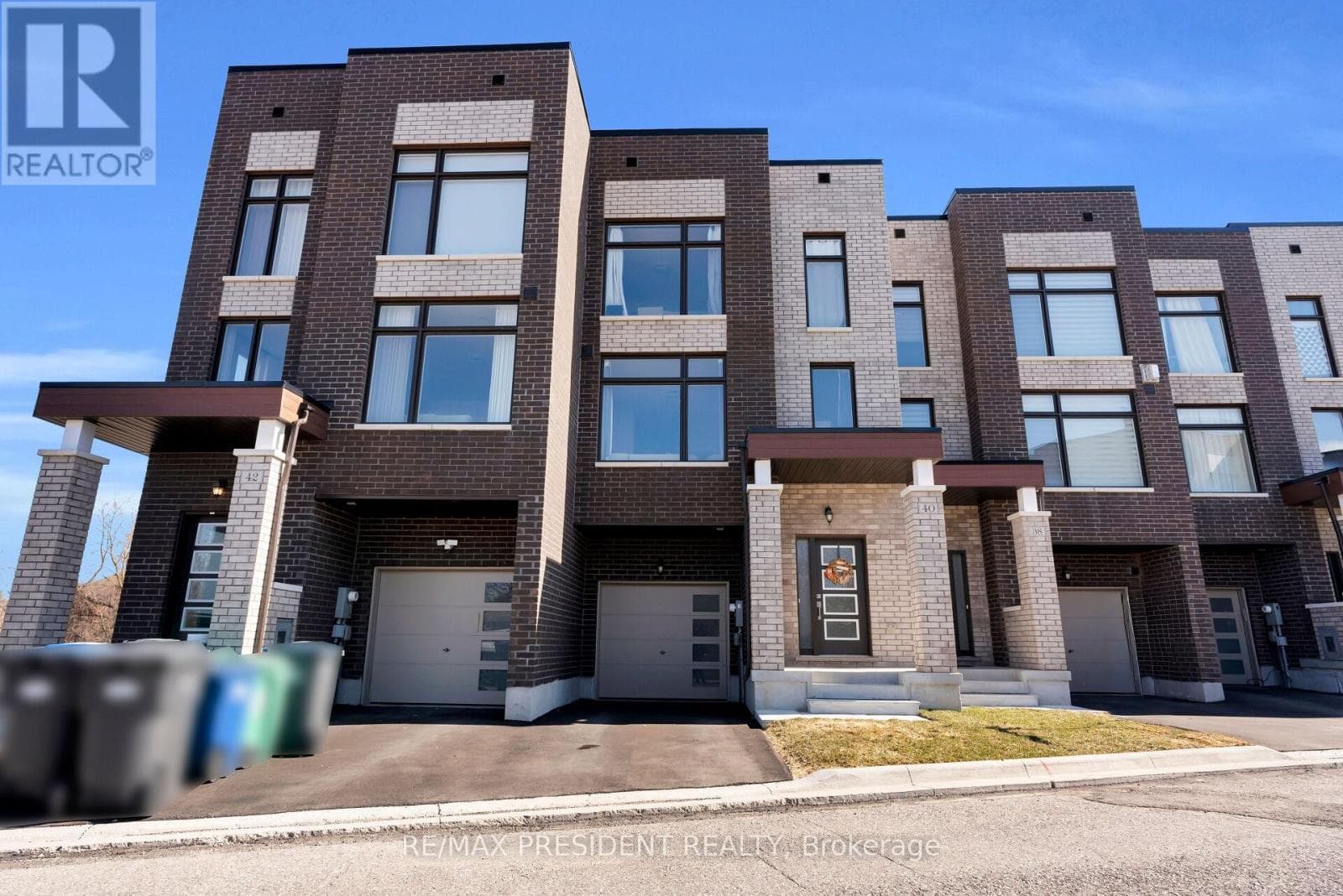 40 QUEENPOST DRIVE photo 3