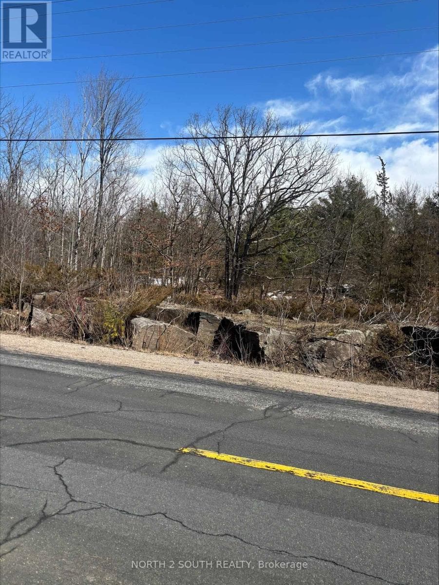 930 HONEY HARBOUR ROAD photo 2