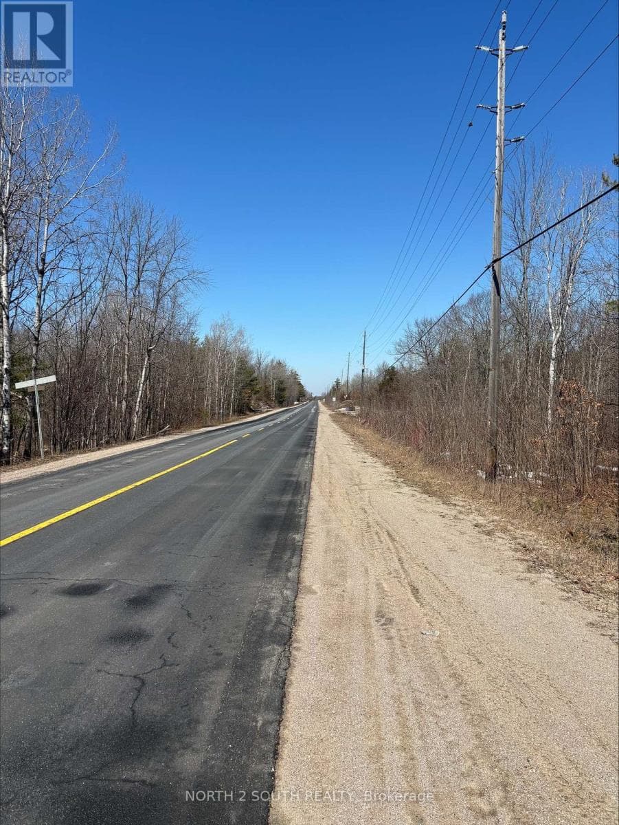 930 HONEY HARBOUR ROAD photo 3