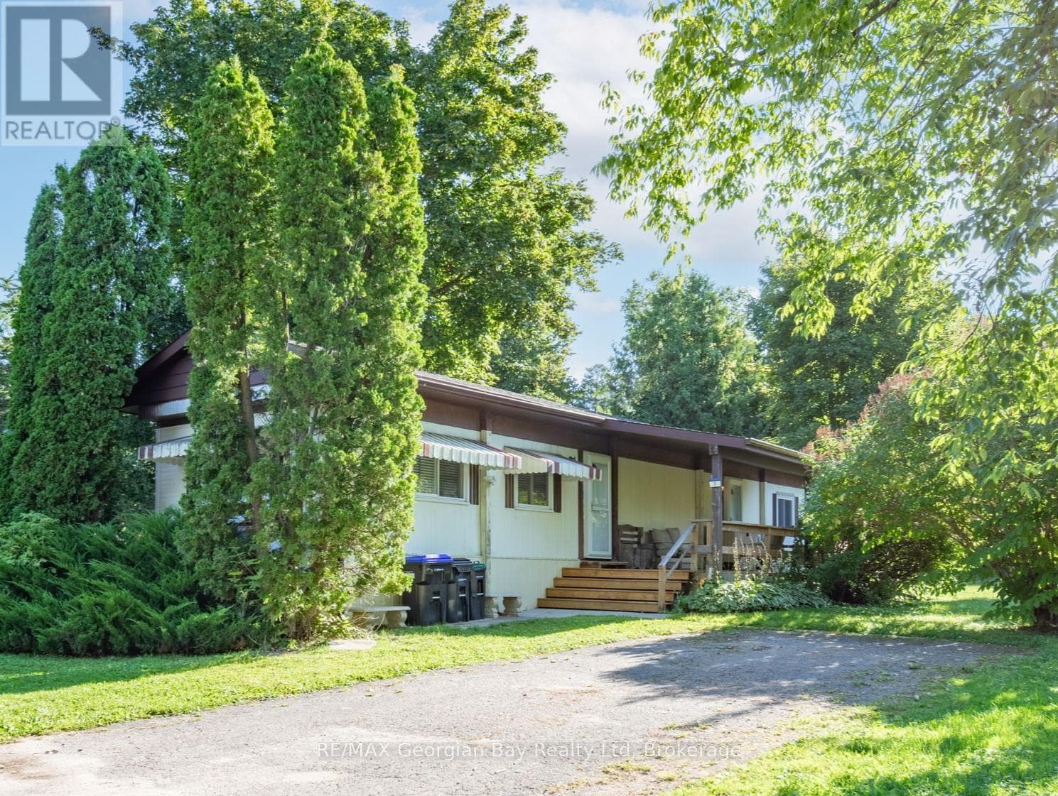 2 bed 1 bath single family at 3 LAKESHORE ROAD — $389,777