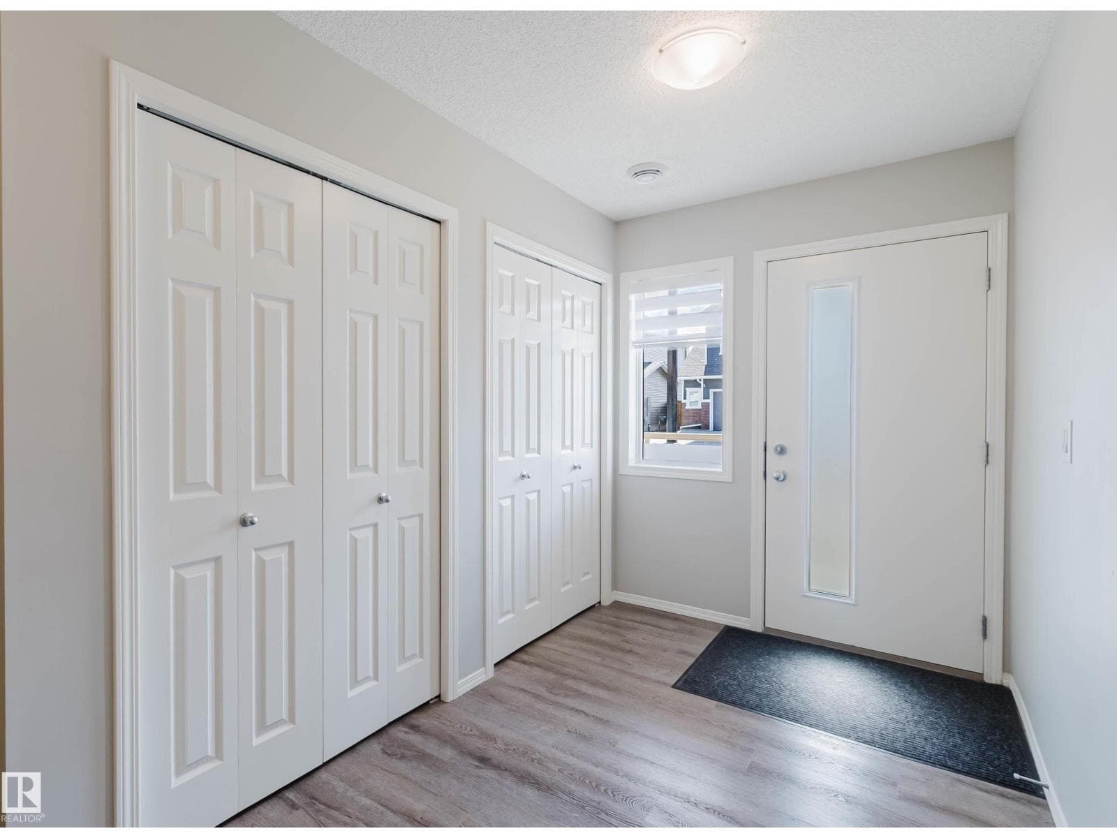 17268 9B AV SW photo 3