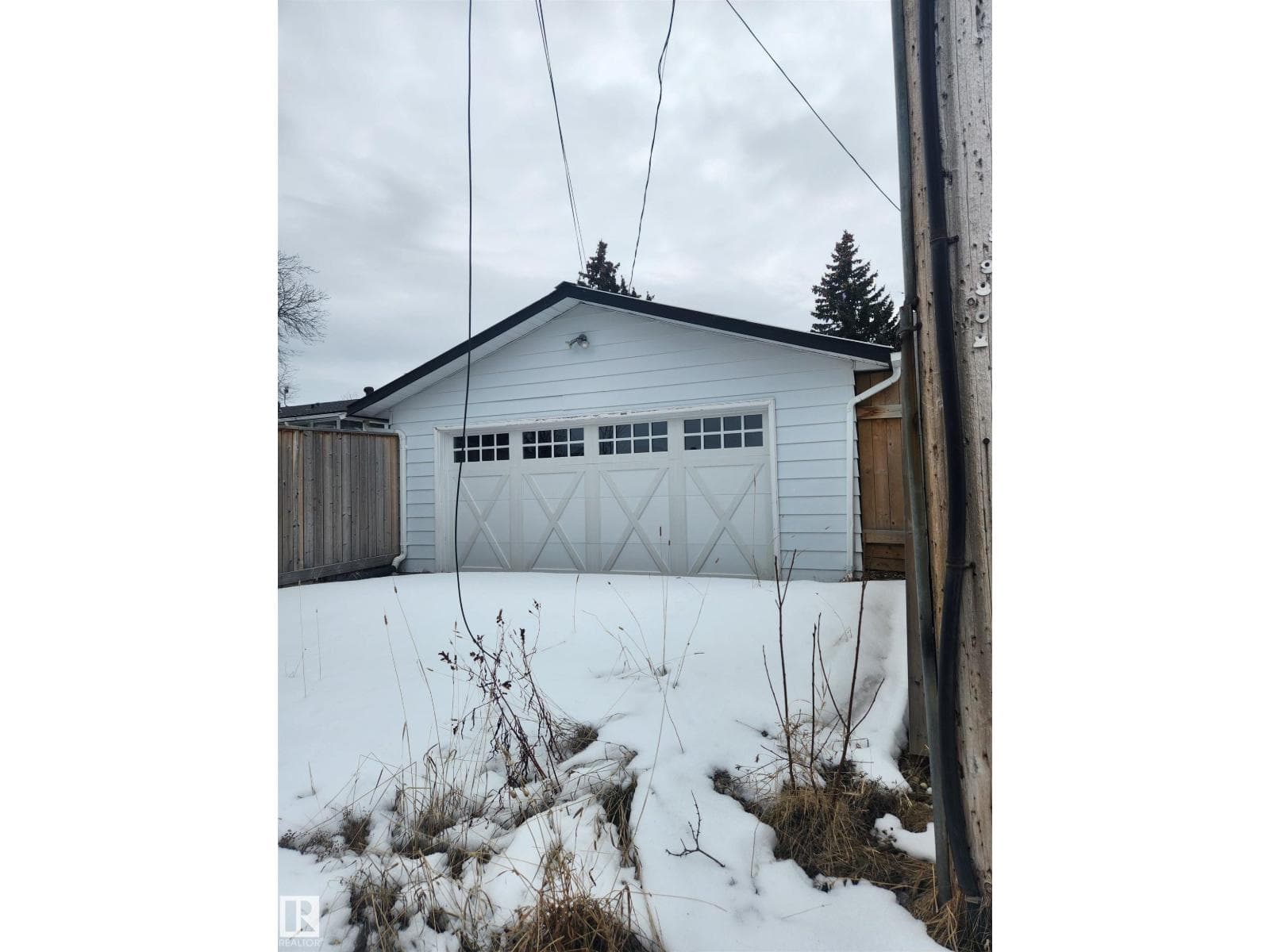 4636 46 AV — photo 5