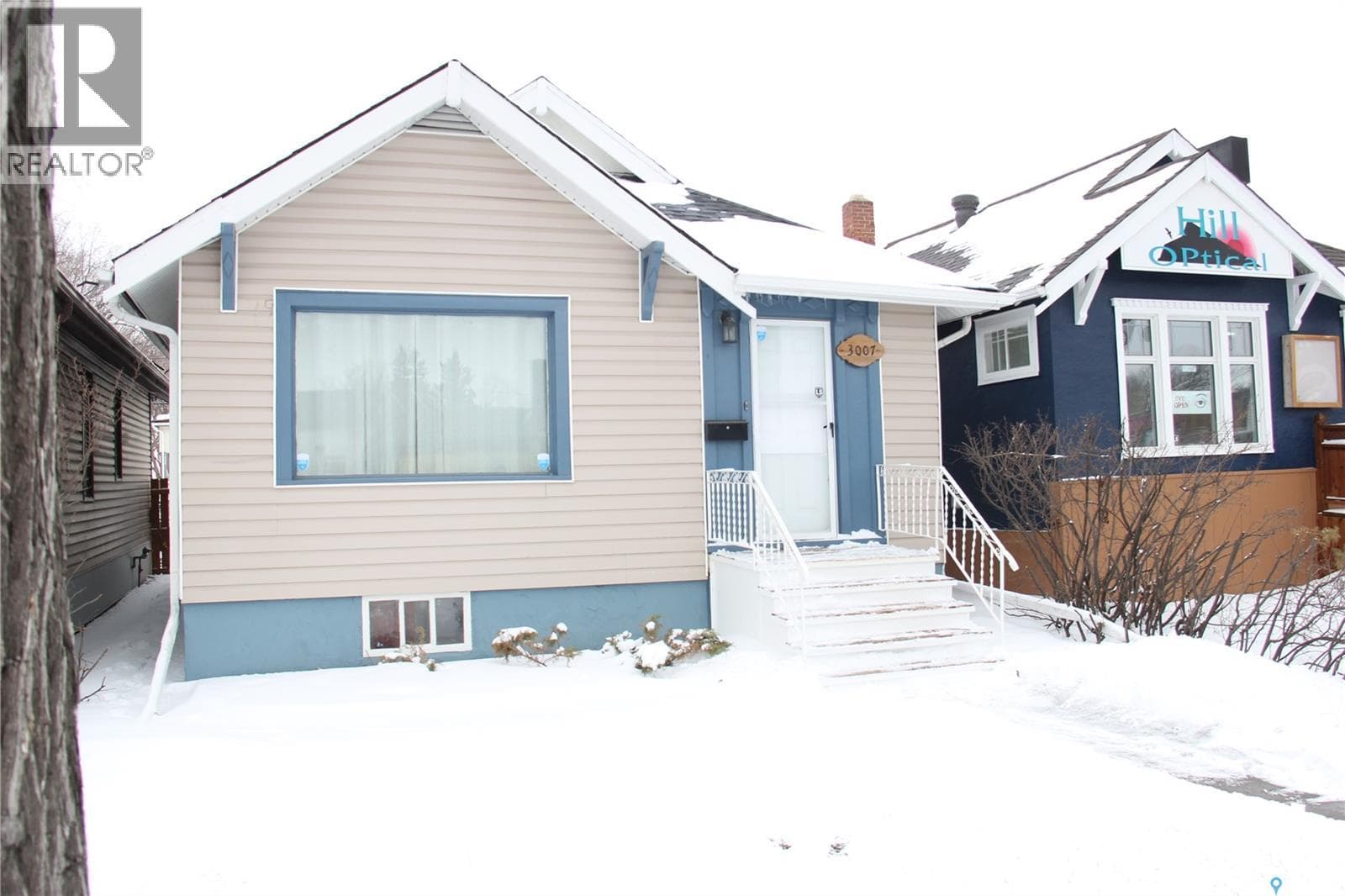 3007 DEWDNEY AVENUE — photo 2