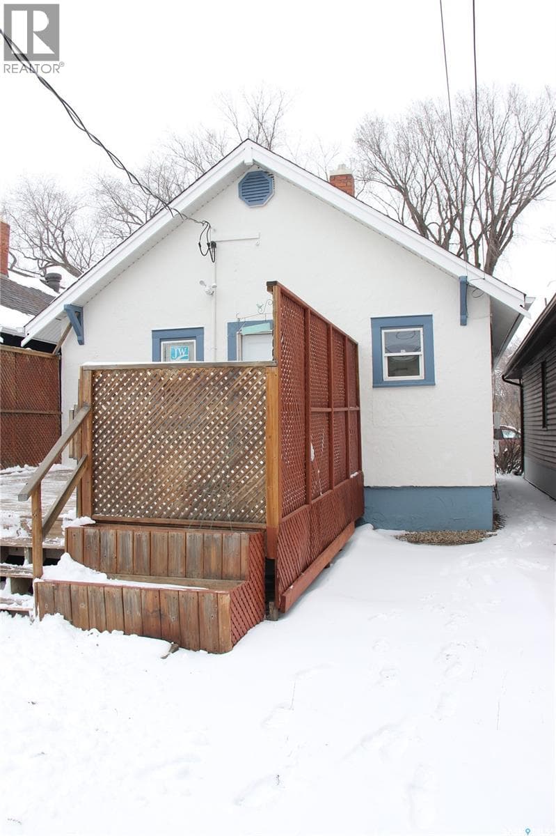 3007 DEWDNEY AVENUE — photo 4