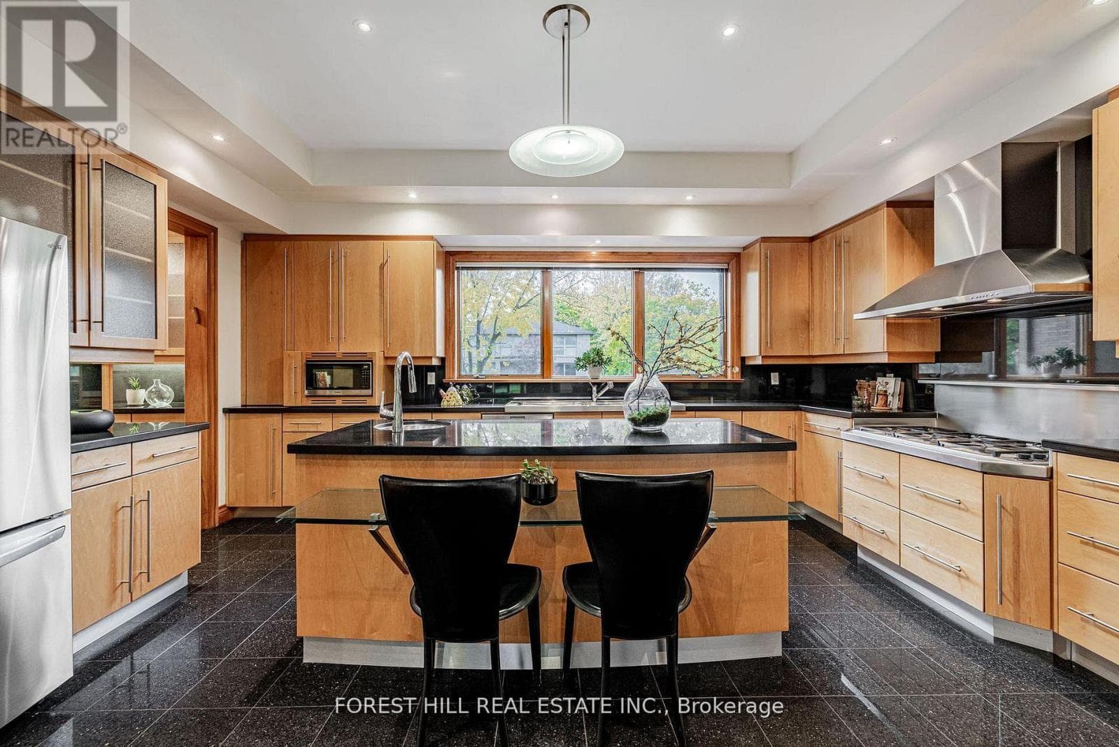 183 ARNOLD AVENUE photo 4