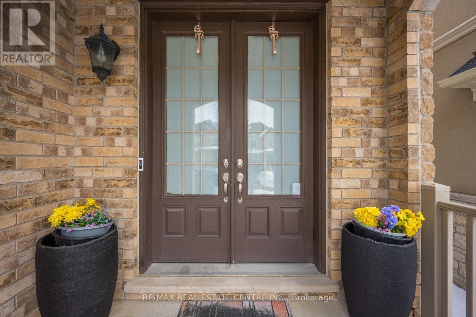 19 MEDITERRANEAN CRESCENT photo 3
