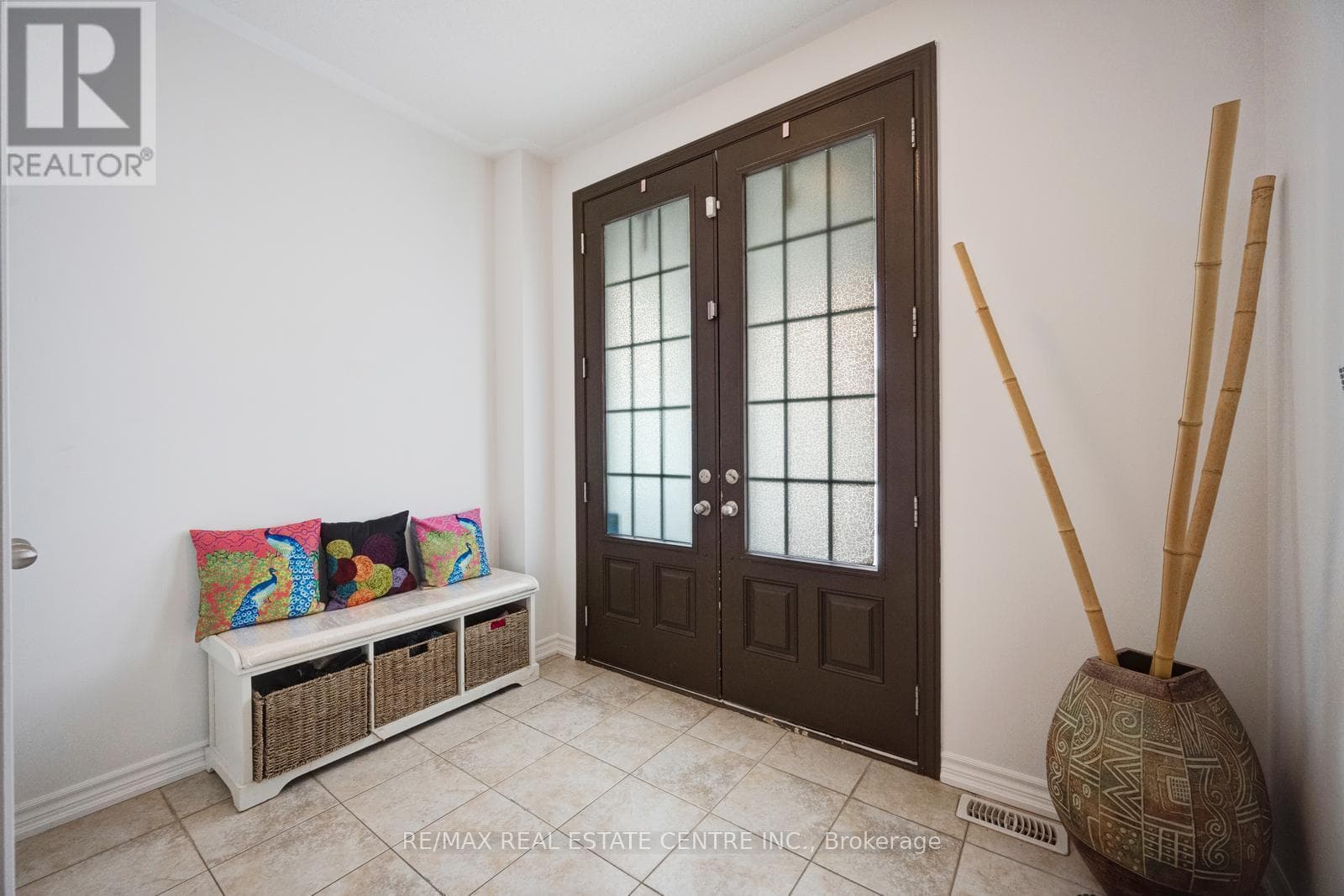 19 MEDITERRANEAN CRESCENT photo 5