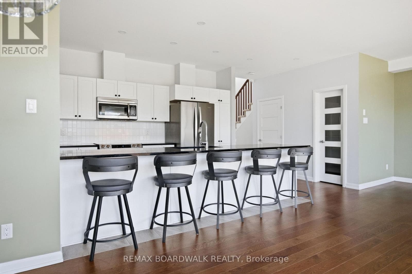 240 BOYD STREET photo 4