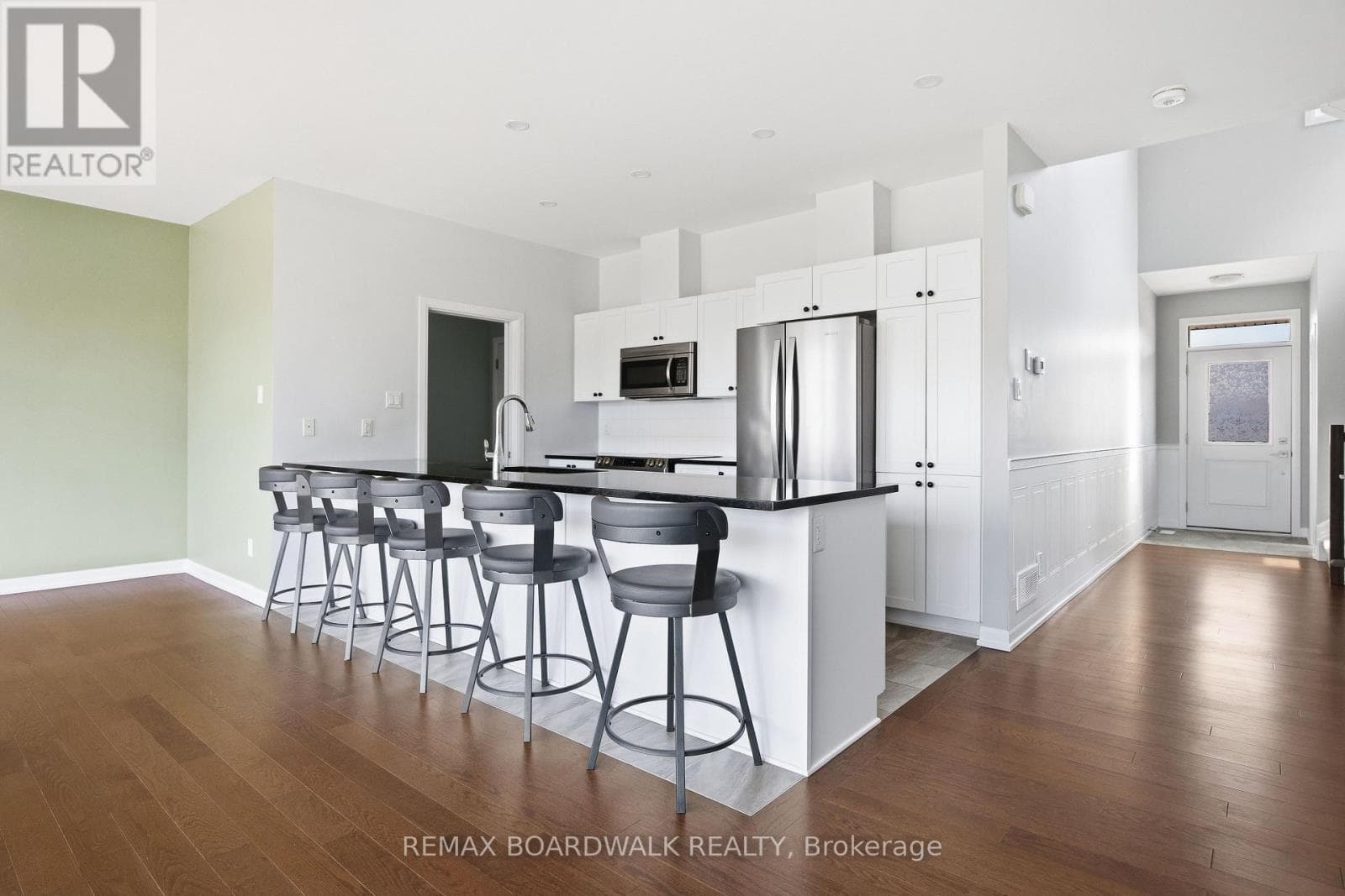 240 BOYD STREET photo 5