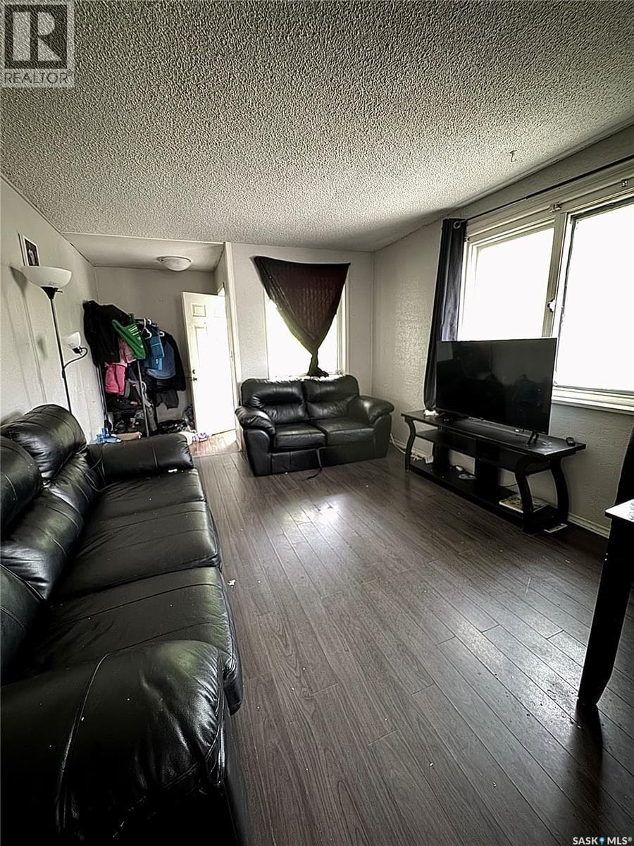 1001 Robinson STREET — photo 2
