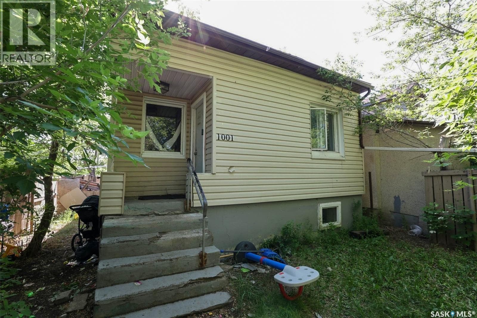 1001 Robinson STREET