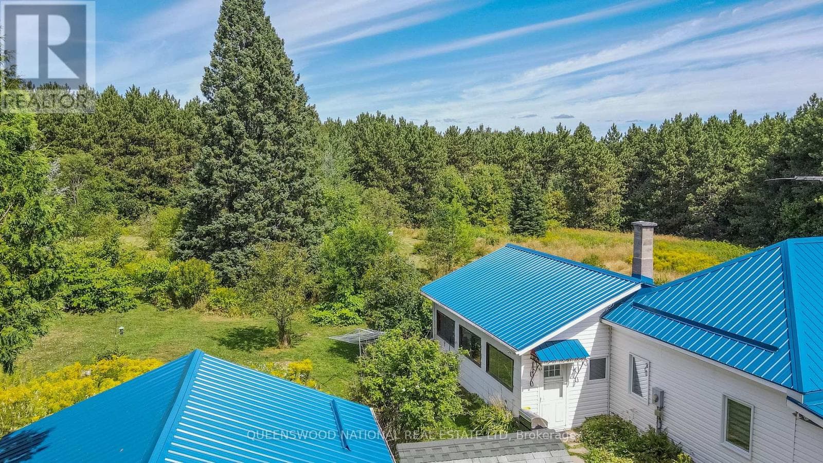 842 CENTREVIEW ROAD photo 2