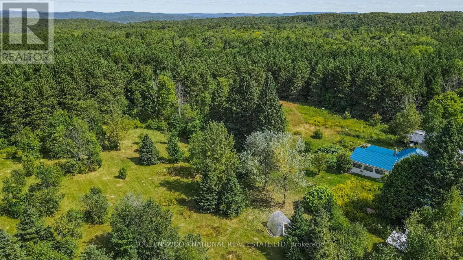 842 CENTREVIEW ROAD photo 4