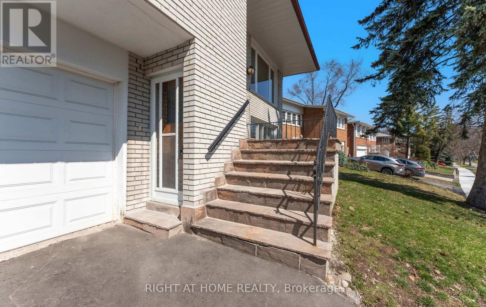 41 KNOLL DRIVE photo 2
