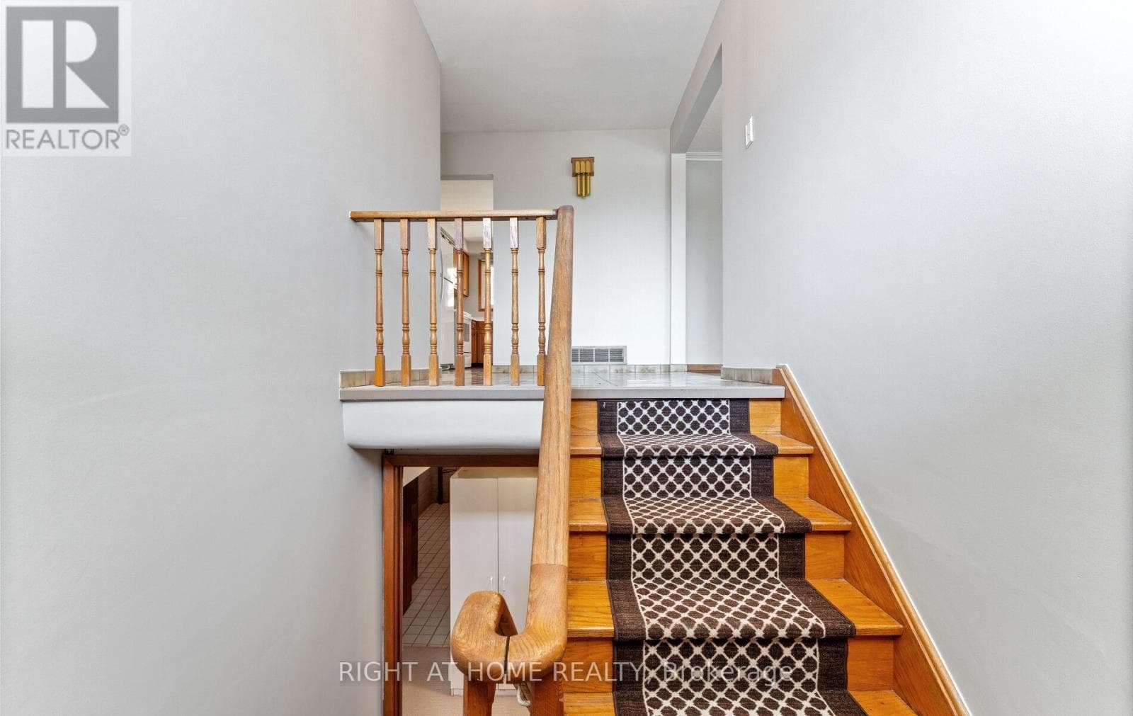 41 KNOLL DRIVE photo 4