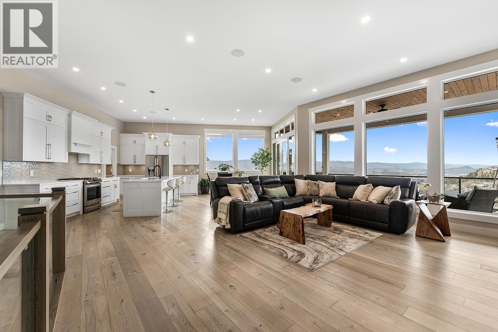 2122 Tramonto Court photo 3