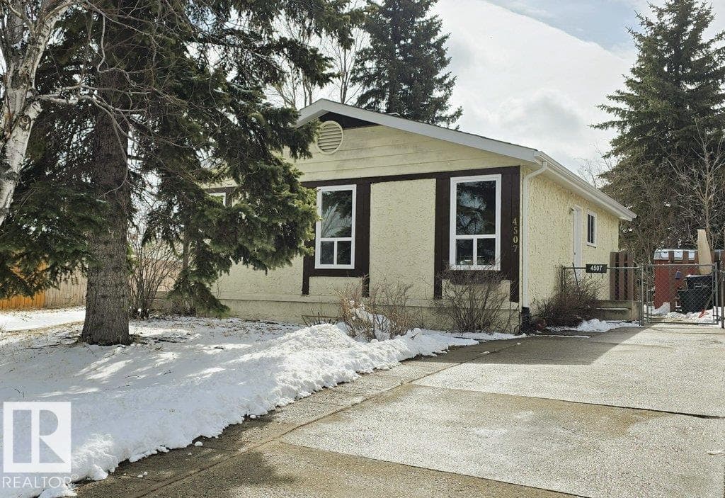 4507 35 AV NW