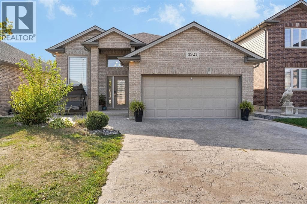 5 bed 3 bath single family at 3921 Zanzibar CRESCENT — $749,000