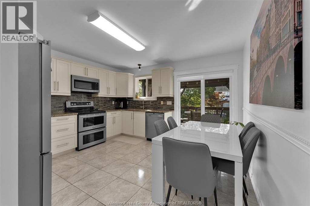 3921 Zanzibar CRESCENT photo 5