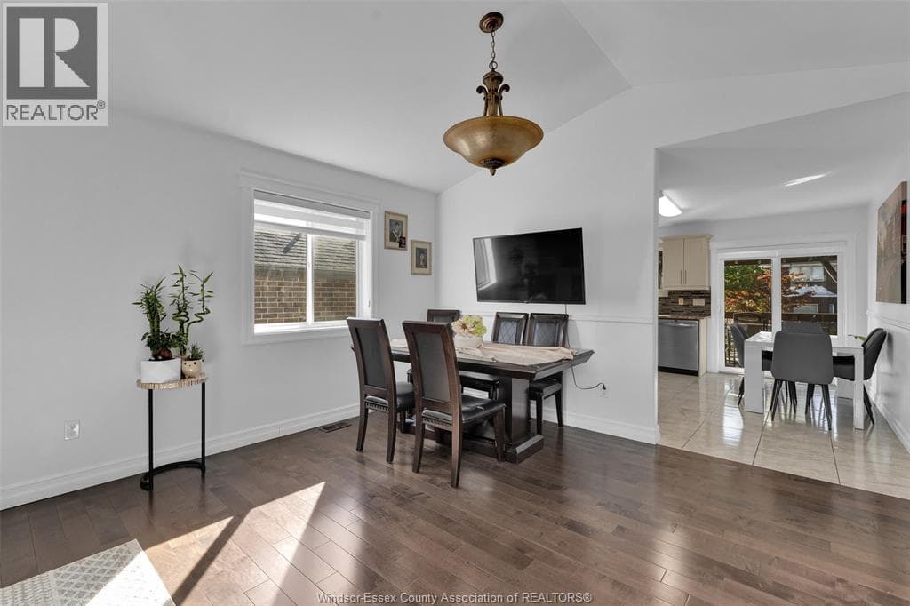 3921 Zanzibar CRESCENT photo 4