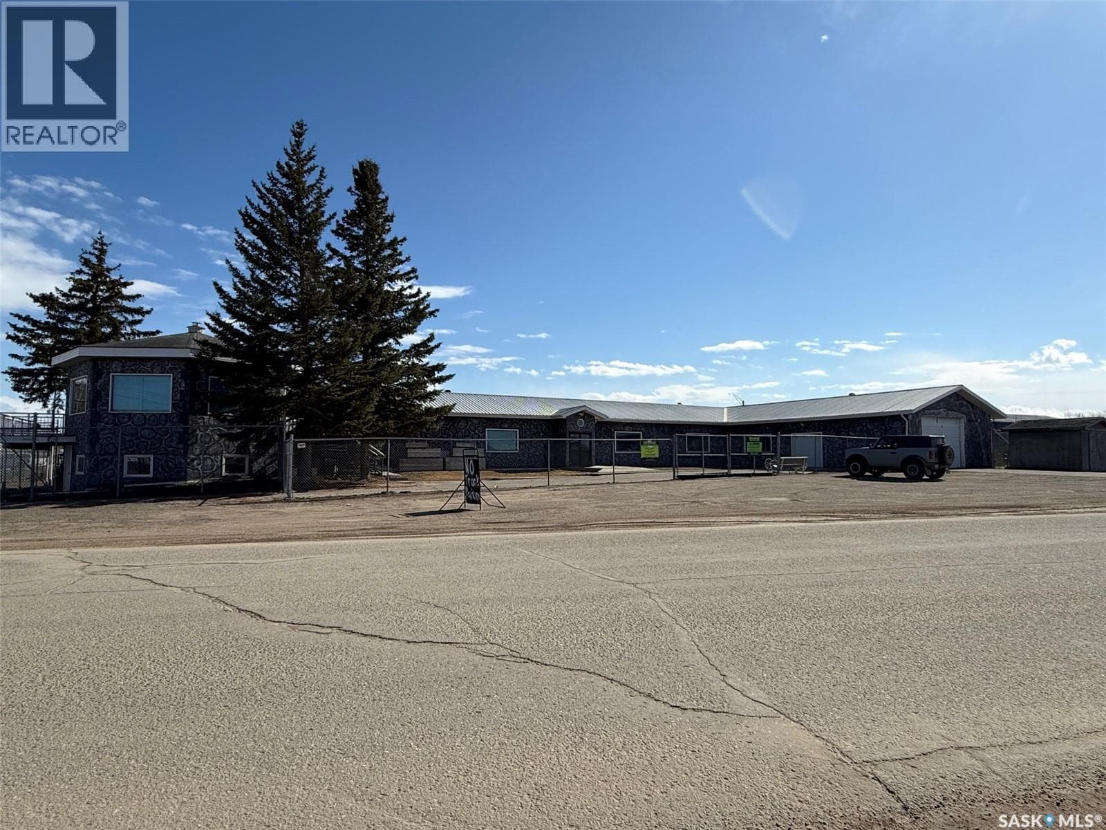 310 Husky AVENUE — photo 3