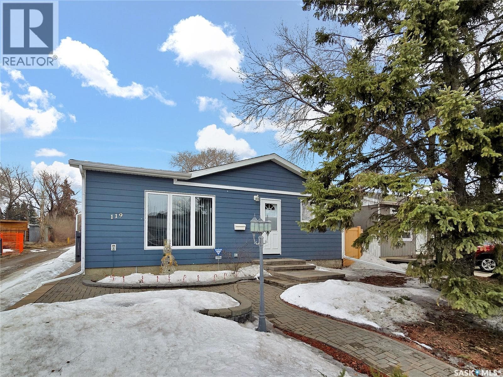 119 Spinks DRIVE