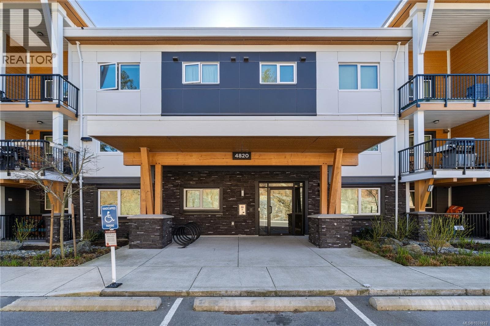 1 bed 1 bath single family at 304 4820 Cedar Ridge Pl — $414,900