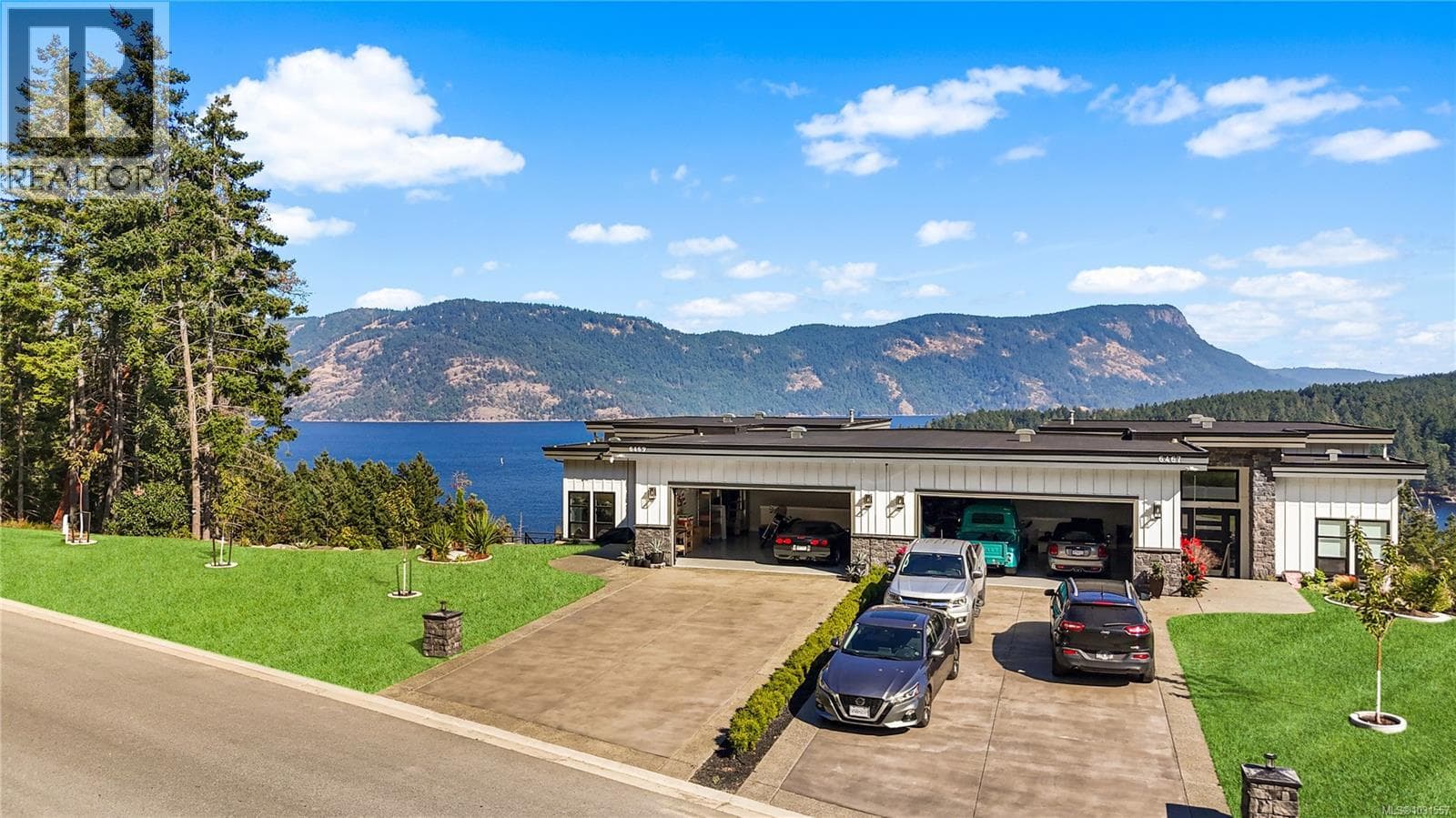 6469 Marine Cres photo 3