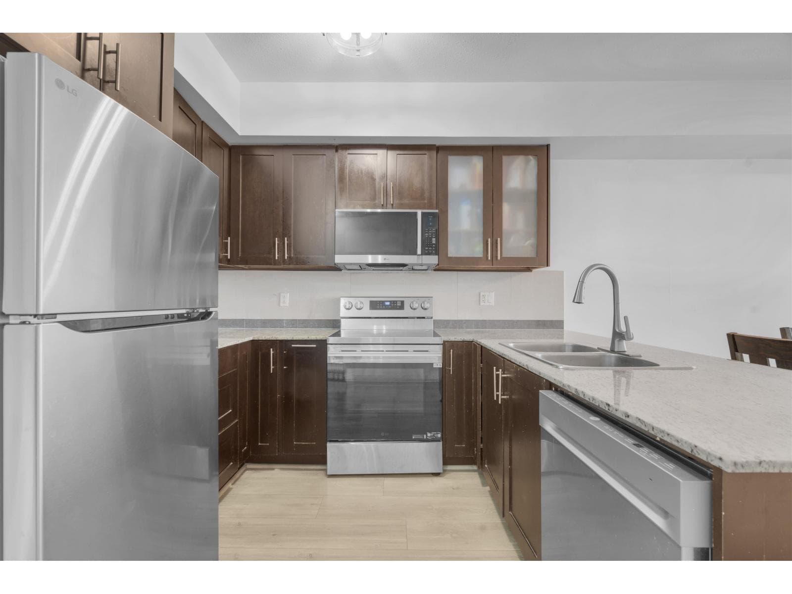 235 13958 108 AVENUE photo 5