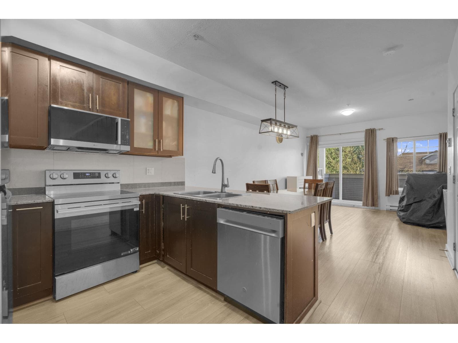 235 13958 108 AVENUE photo 4