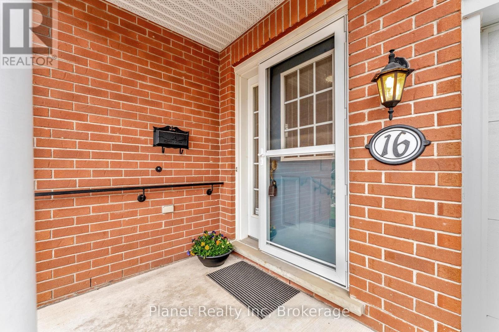 16 WINTERBERRY LANE photo 2