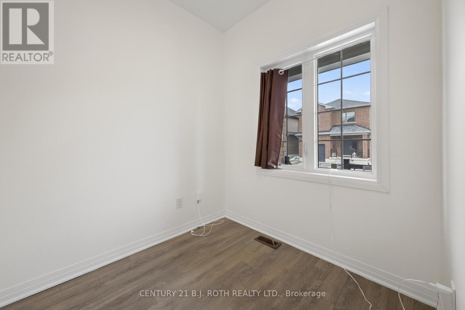 17 BEDFORD ESTATES CRESCENT photo 5