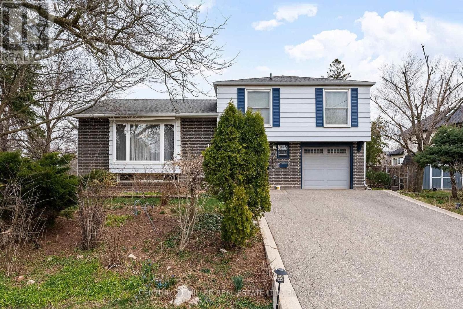 3 bed 2 bath single family at 557 TRAFFORD CRESCENT — $1,199,000
