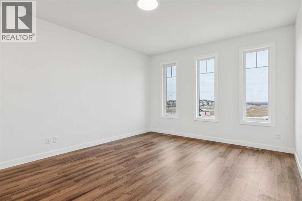 15477 45 Street SW photo 5