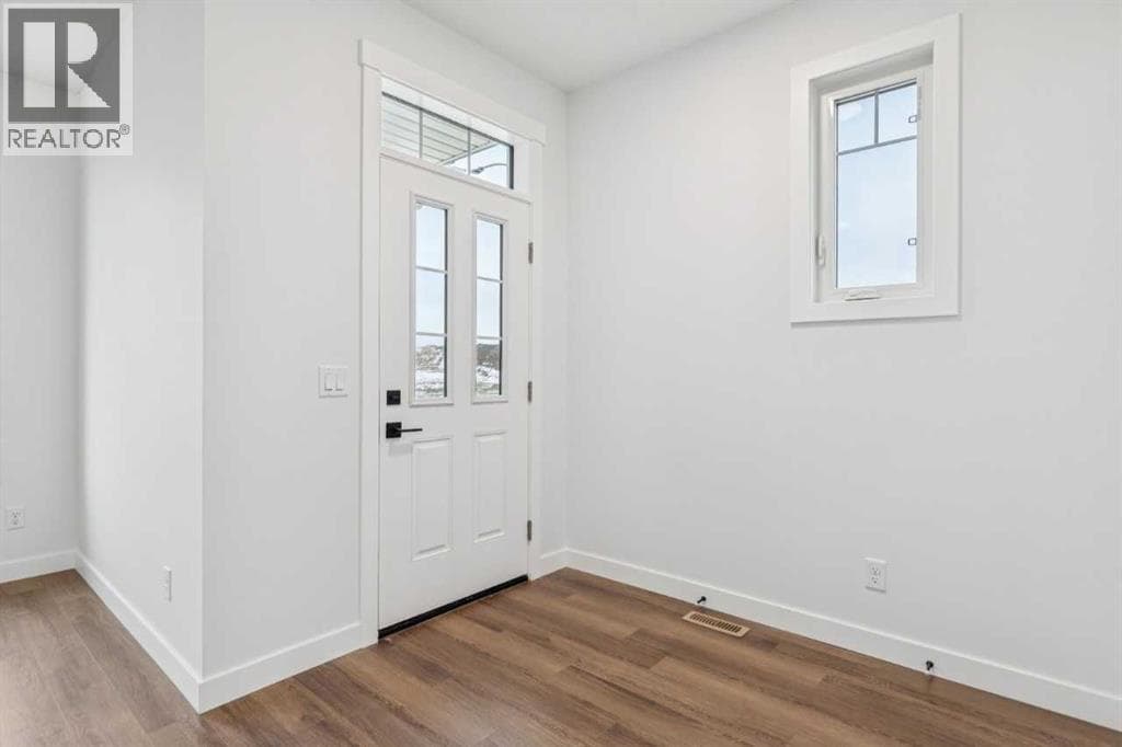 15477 45 Street SW photo 4