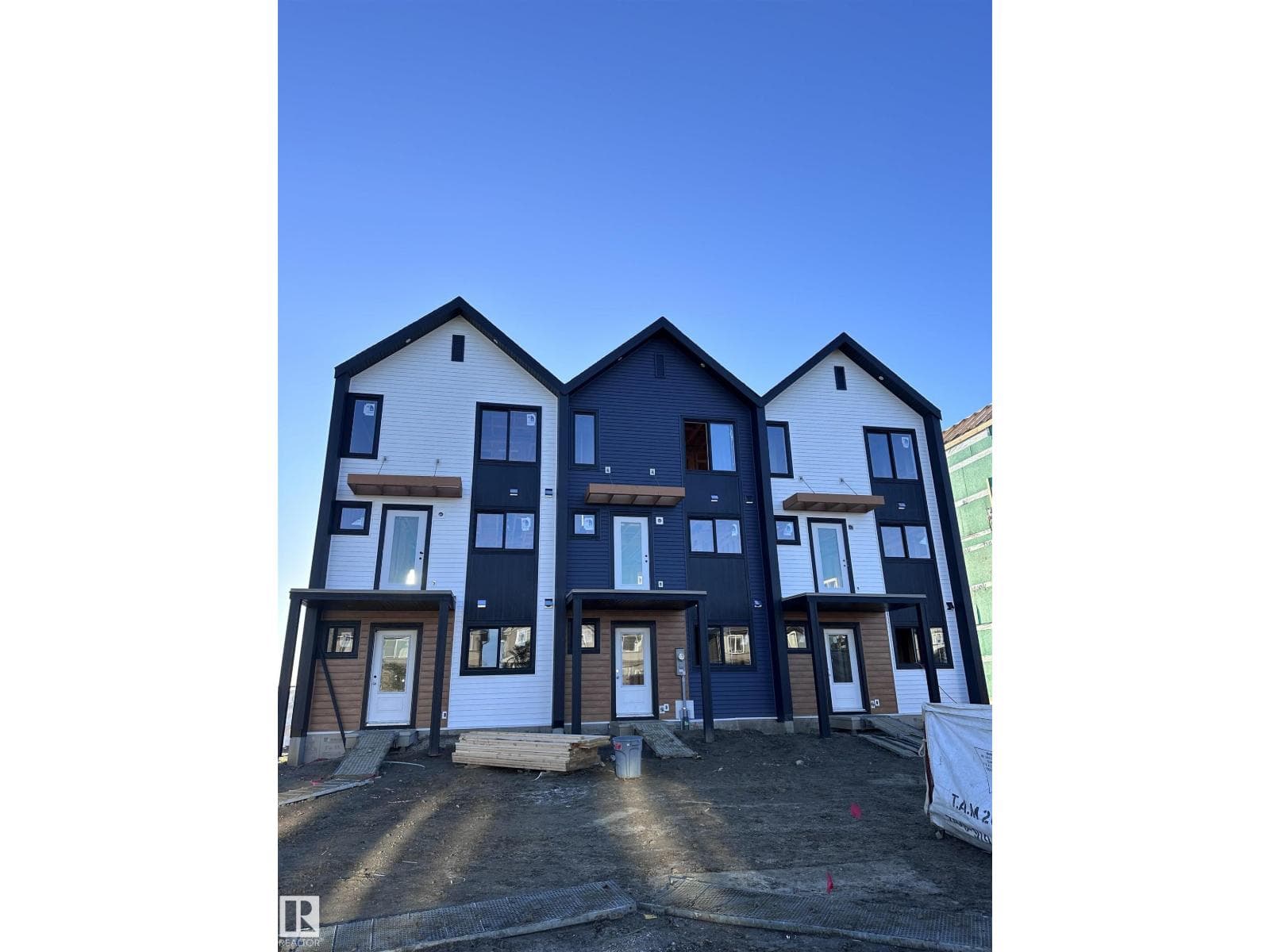 3 bed 3 bath single family at 112 COPPERHAVEN DR — $372,883