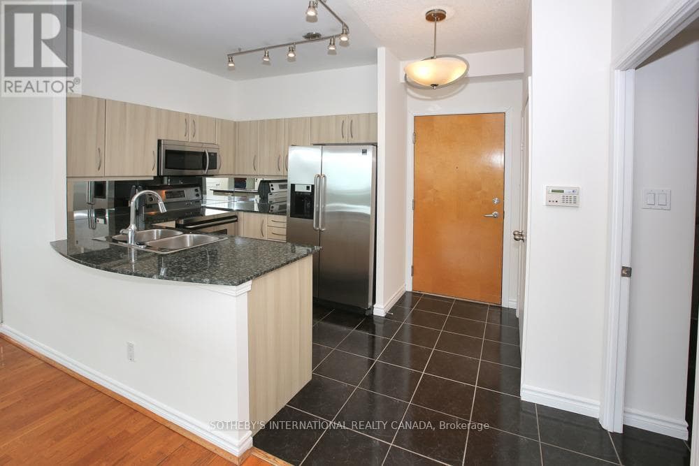 SPH22 - 600 QUEENS QUAY W photo 3