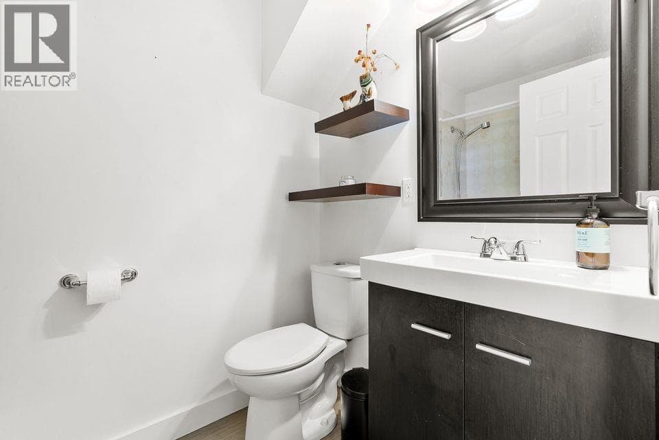 3155 Gordon Drive Unit# 304 photo 5