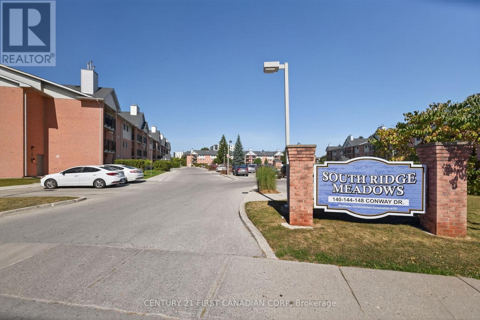 92 - 144 CONWAY DRIVE photo 2