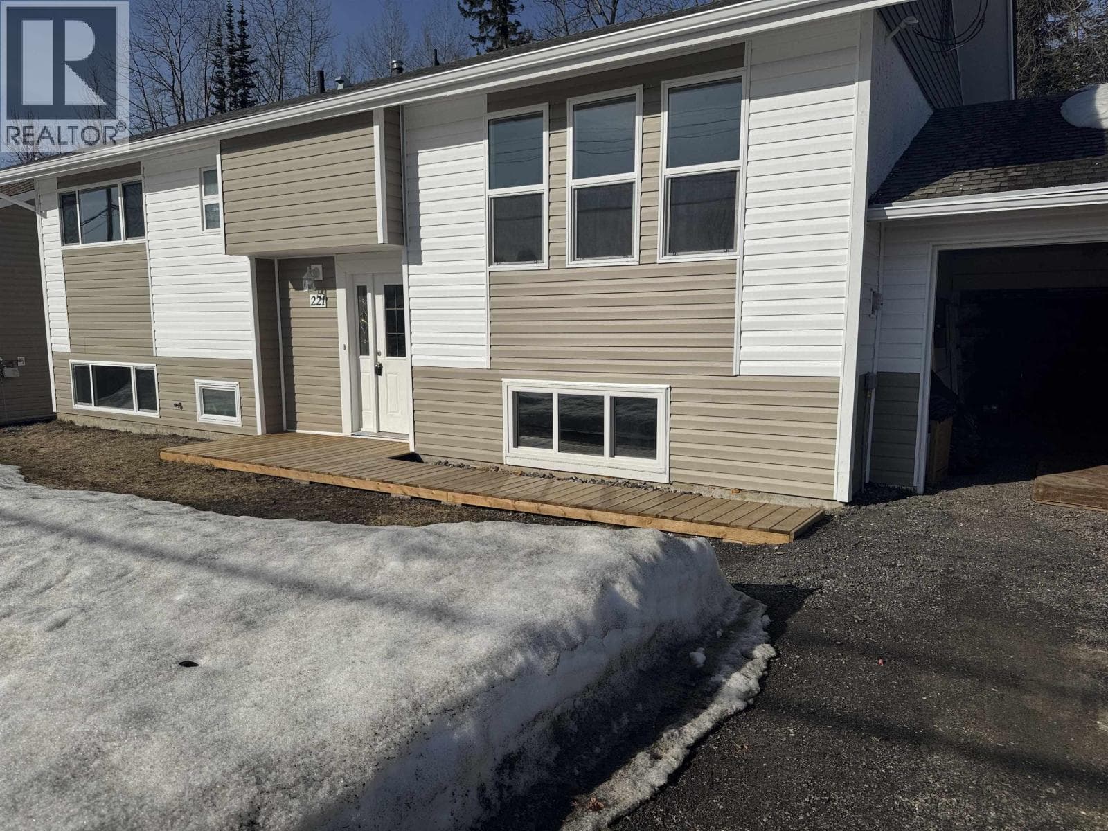 4 bed 3 bath single family at 221 CRYSDALE DRIVE — $239,900
