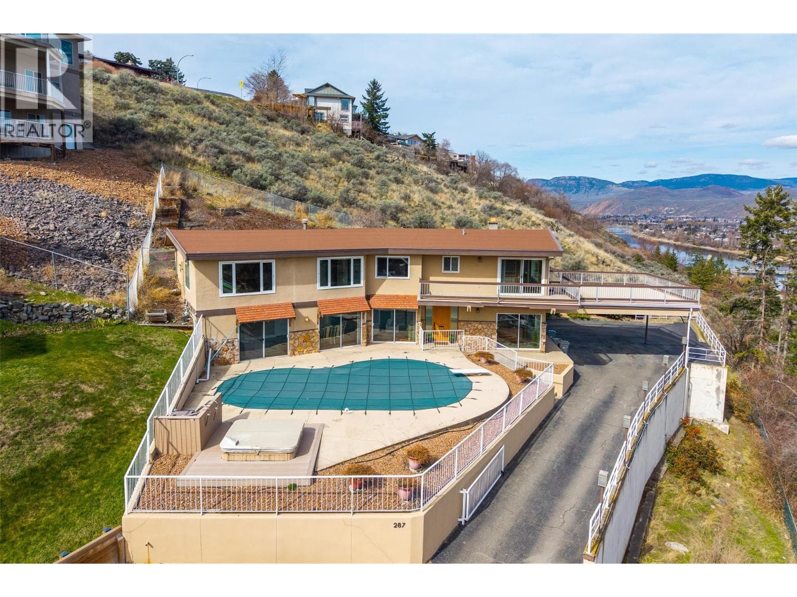 4 bed 3 bath single family at 287 Connaught Road — $999,000